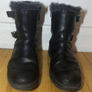 Black winter boots size  9 woman / Bottes d'hiver noires grandeur 9 femme